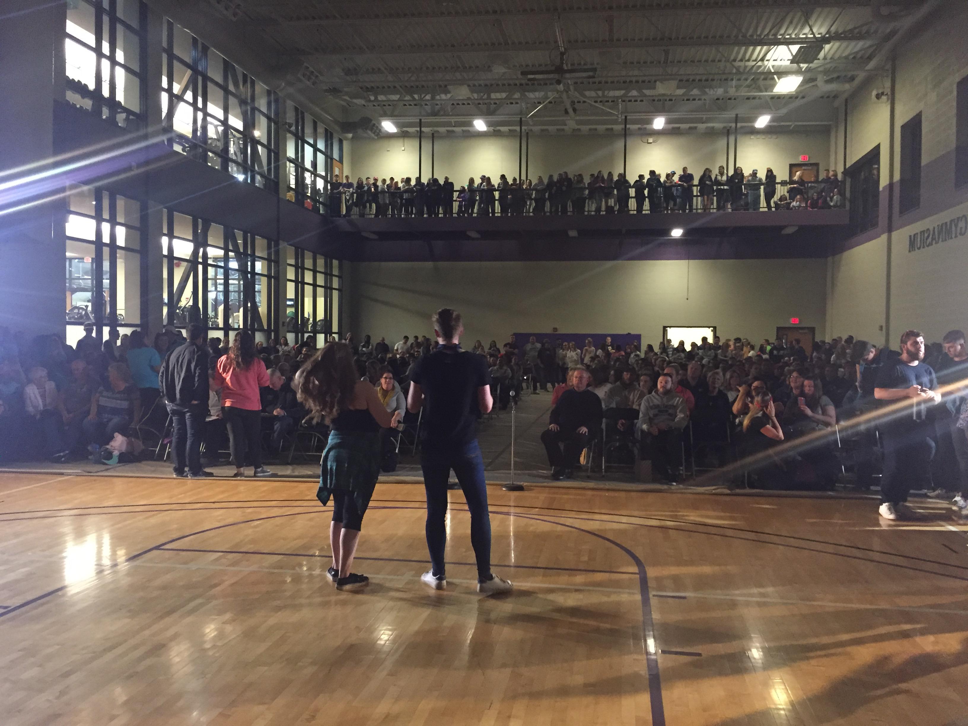 Mount Students perform at Greek Sing